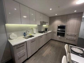 Super new Near airport&sky train 2&2 center area